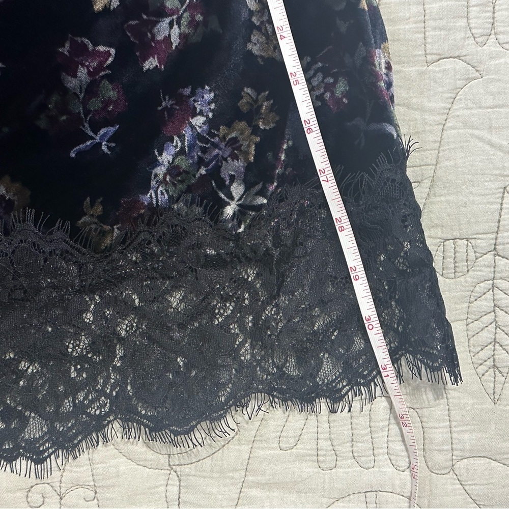 Gold Hawk Black Floral Velvet Lace Trim Skirt NWT Size Small - Picture 10 of 10